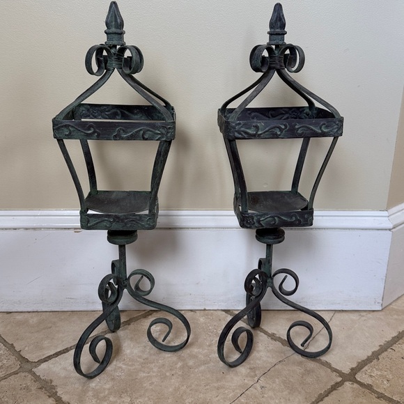 Vintage-Style Black Metal Wall Sconces - Picture 6 of 6